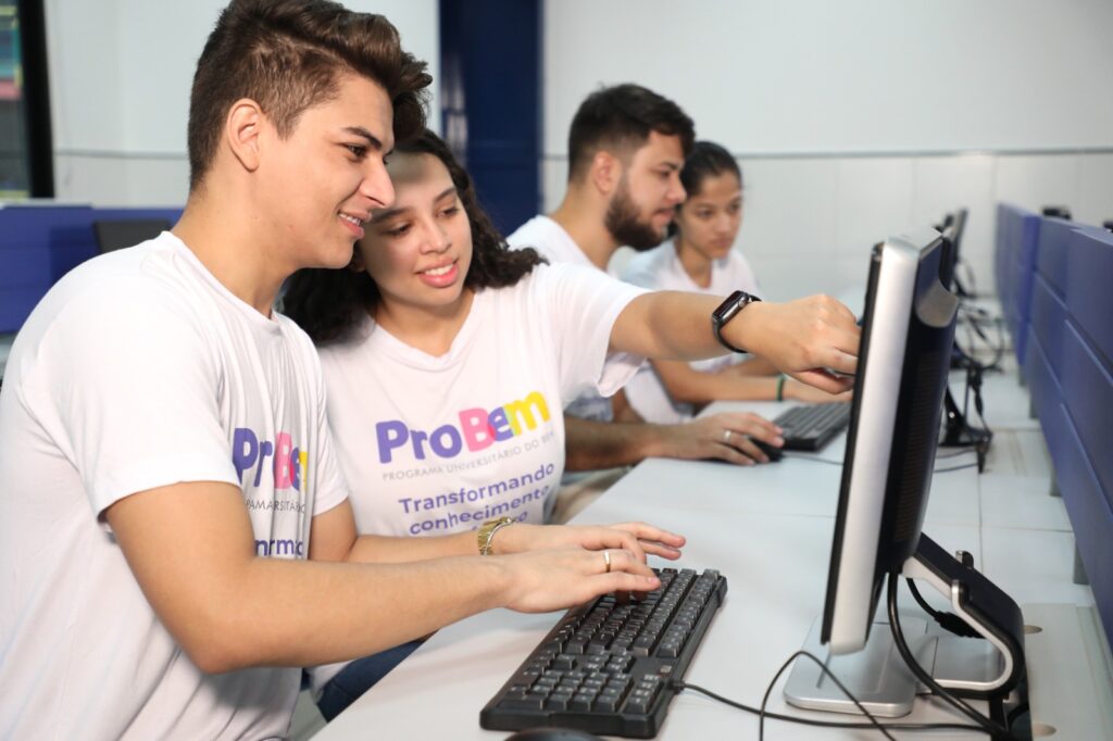 Imagem Ilustrando a Notícia: Governo de Goiás oferece mais 4 mil bolsas de estudo do ProBem