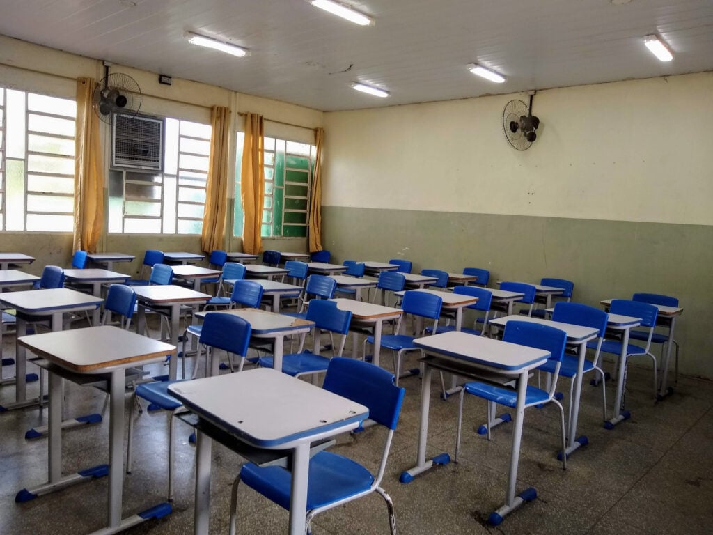 Imagem Ilustrando a Notícia: Lei que garante aumento de 14,95% do piso dos professores de Goiânia é sancionada