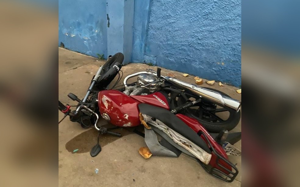 Imagem Ilustrando a Notícia: Ao descobrir que namoram mesmo homem, adolescentes quebram moto dele em Anápolis