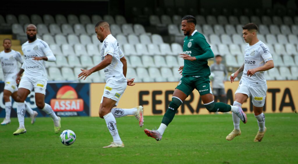 Imagem Ilustrando a Notícia: Chuvas de gols na Vila Belmiro