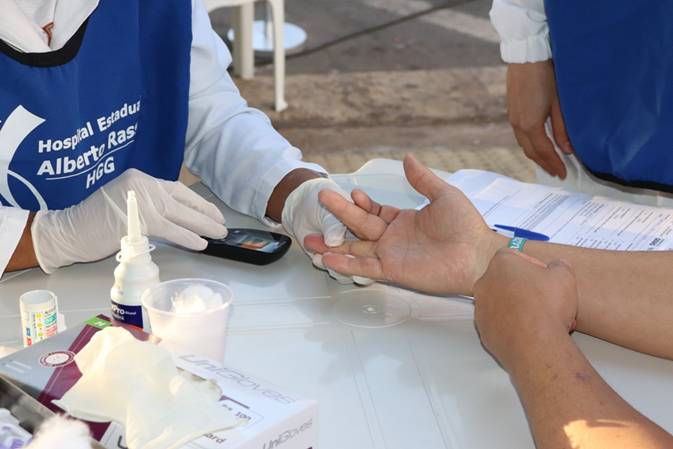 Imagem Ilustrando a Notícia: HGG realiza Saúde na Praça e alerta sobre prevenção de hepatites virais