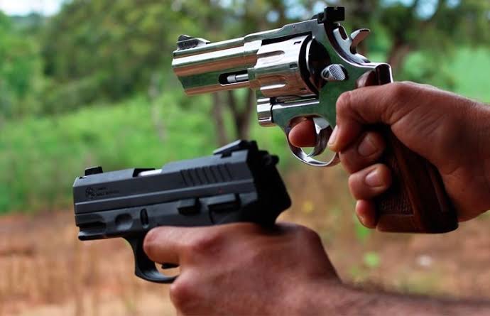 Imagem Ilustrando a Notícia: STF mantém suspensão de decretos de Bolsonaro sobre armas