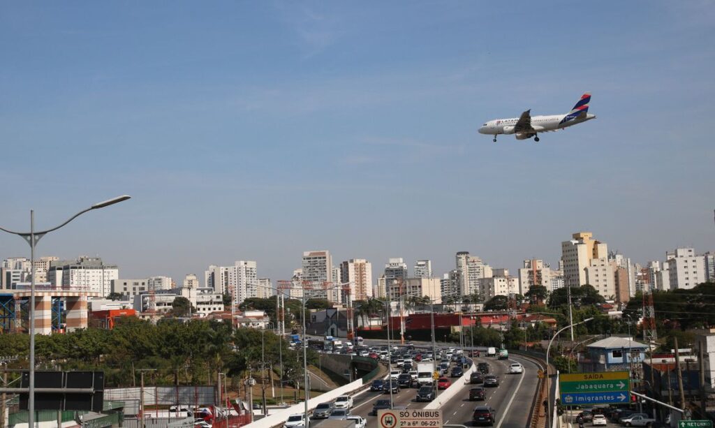 Imagem Ilustrando a Notícia: Número de turistas estrangeiros no Brasil cresce 108% em 2023