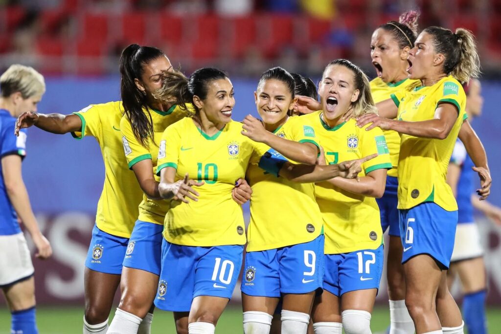 Imagem Ilustrando a Notícia: Governo decretará ponto facultativo em jogos da Seleção Feminina
