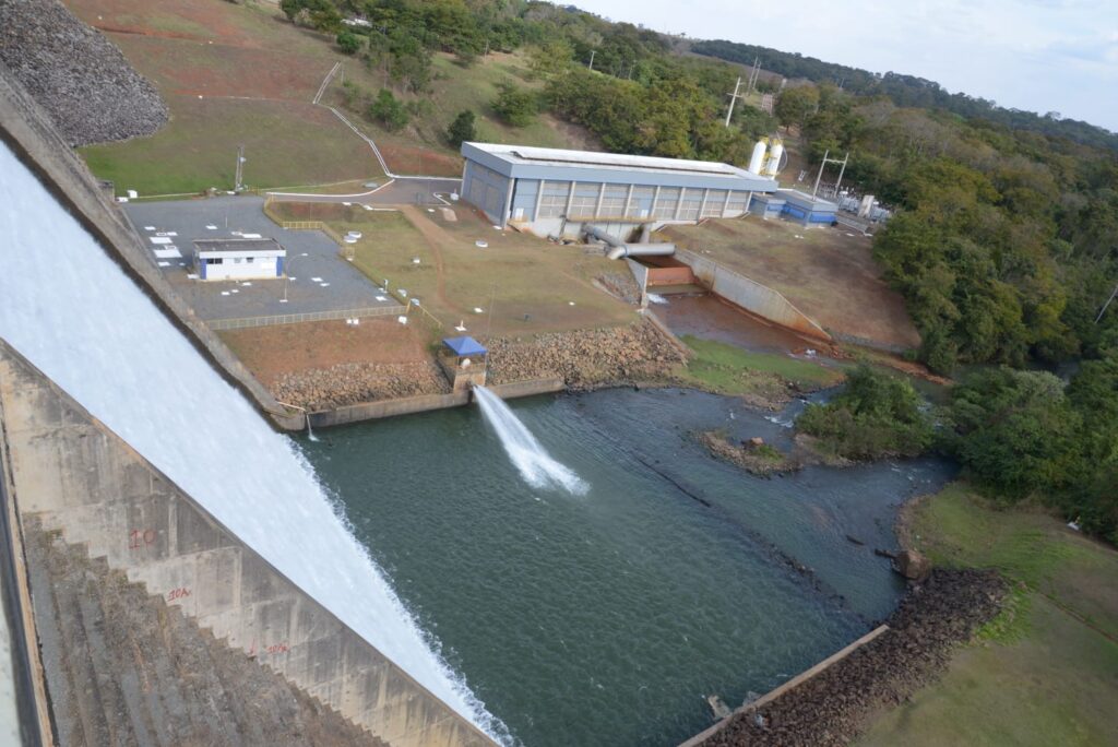 Imagem Ilustrando a Notícia: Barragem do Ribeirão João Leite registra maior período de escoamento de água