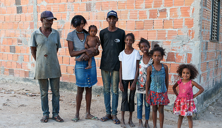 Imagem Ilustrando a Notícia: Mãe de 16 filhos consegue salário-maternidade em Monte Alegre de Goiás