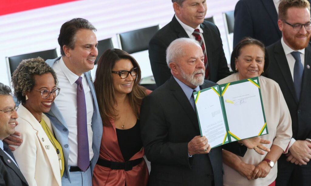 Imagem Ilustrando a Notícia: “Não se pode falar em meritocracia com educação desigual”, diz Lula