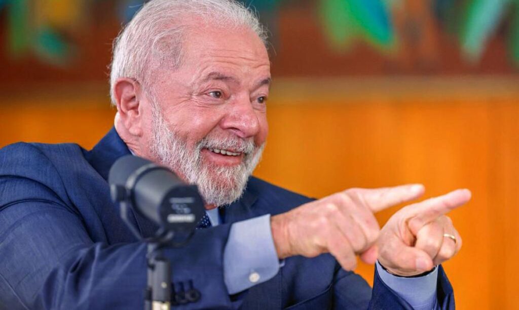 Imagem Ilustrando a Notícia: Saúde será beneficiada pela nova política industrial, diz Lula