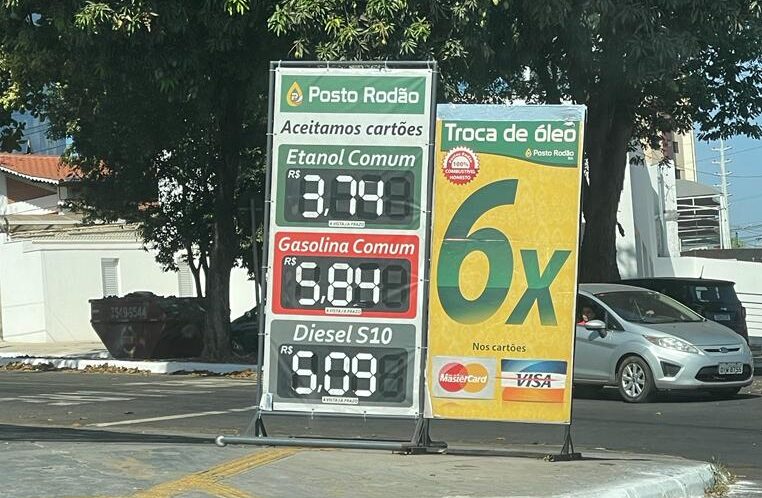 Imagem Ilustrando a Notícia: Preços de combustíveis variam até R$ 0,55 em diversas regiões da capital