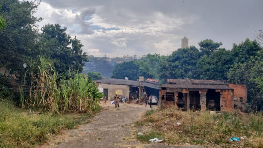 Imagem Ilustrando a Notícia: Tempo seco e queimada provocam pânico em moradores em Goiânia