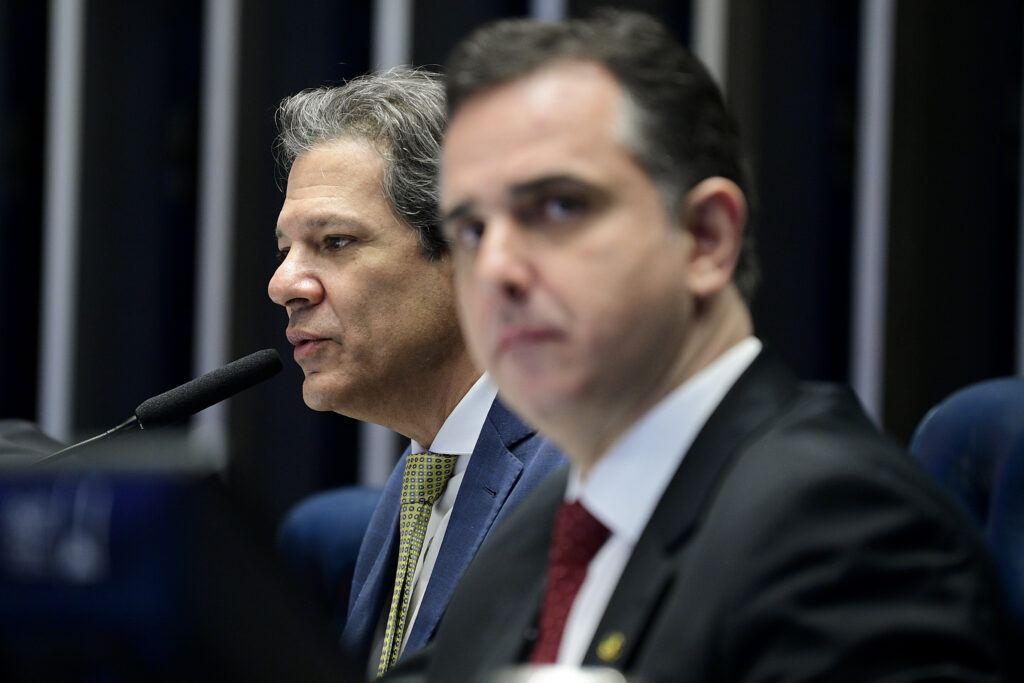 Imagem Ilustrando a Notícia: Novo arcabouço fiscal entra em vigência no Brasil