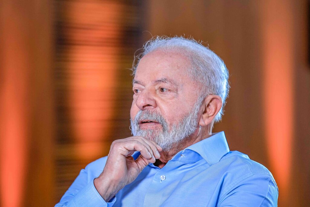 Imagem Ilustrando a Notícia: Lula já revogou 97 normas do governo Bolsonaro, aponta estudo