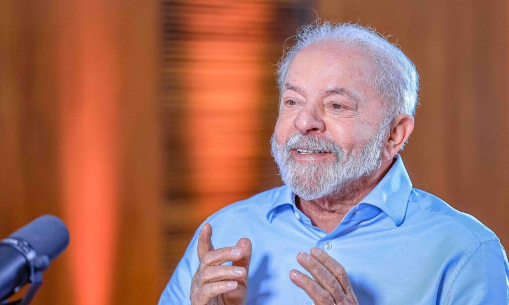 Imagem Ilustrando a Notícia: Lula espera que Congresso aprove a taxação de super-ricos