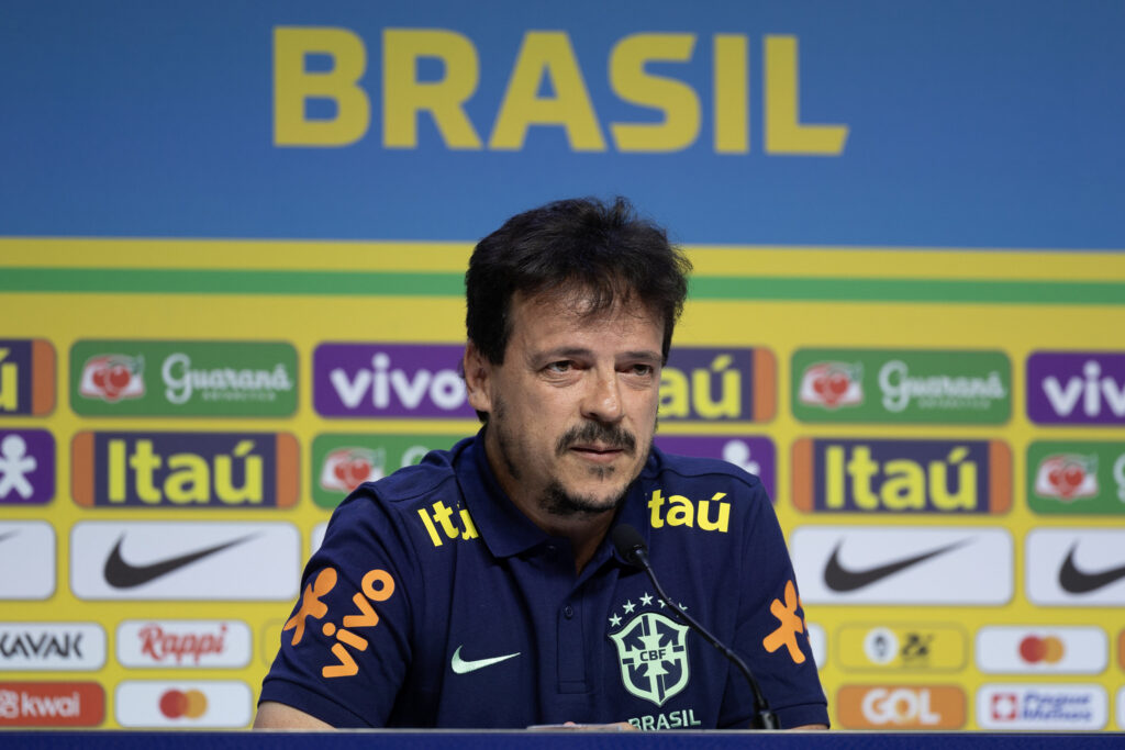 Imagem Ilustrando a Notícia: Fernando Diniz convoca a Seleção Brasileira para a estreia das Eliminatórias