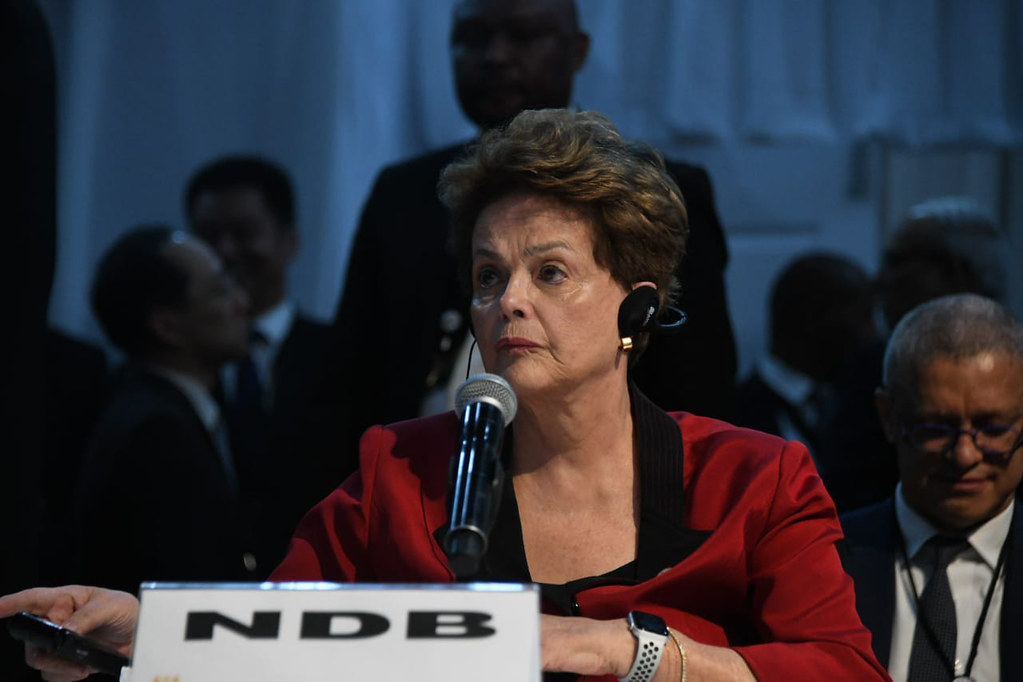 Imagem Ilustrando a Notícia: PT apresenta projeto para anular impeachment de Dilma