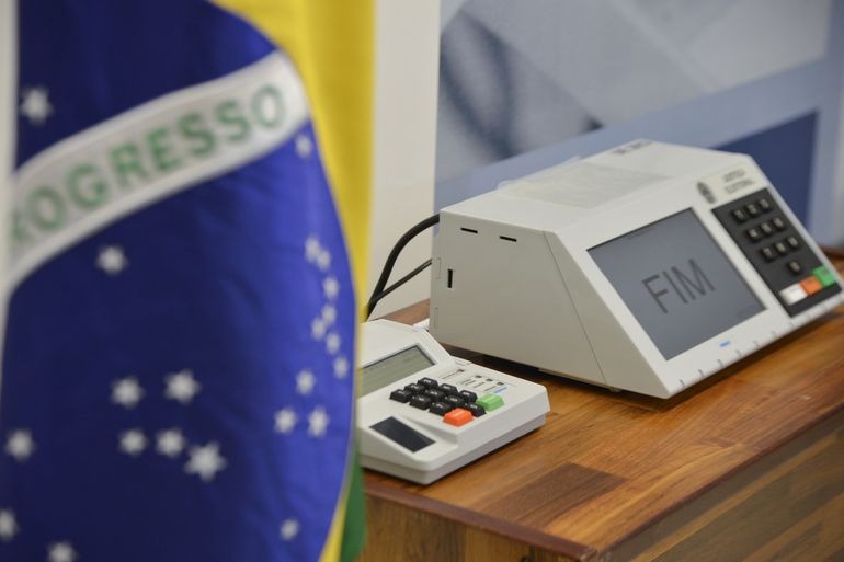 Imagem Ilustrando a Notícia: Sobrevivência do PSDB passa por aliança para 2024
