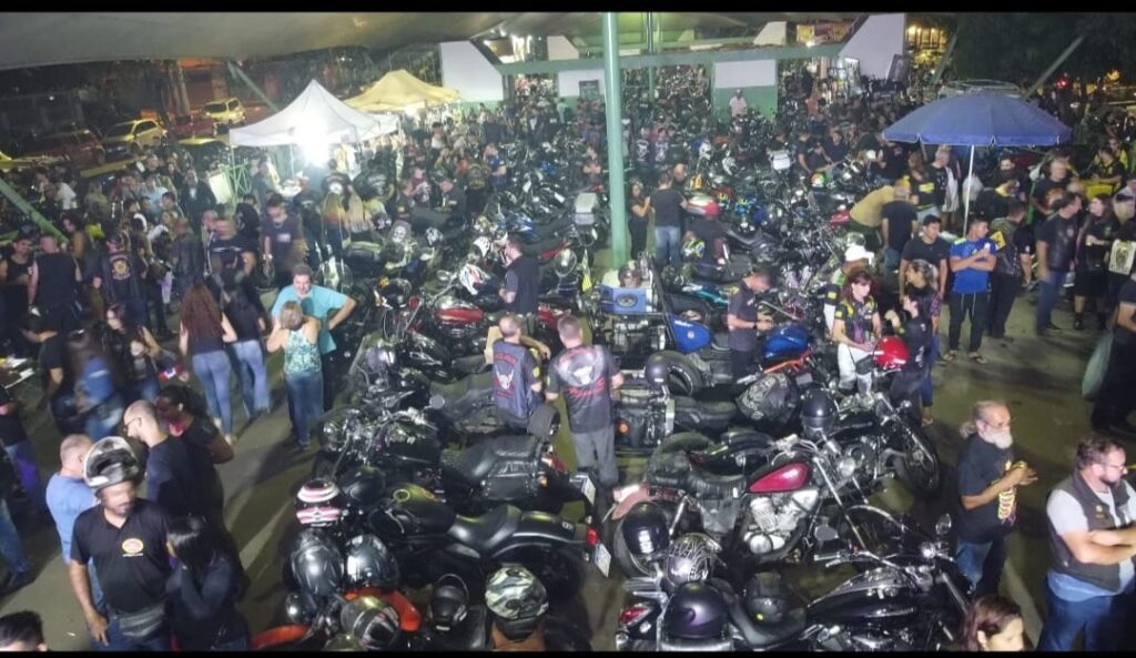 Imagem Ilustrando a Notícia: Encontro semanal de motociclistas acontece nesta quinta na Avenida Paranaíba, em Goiânia