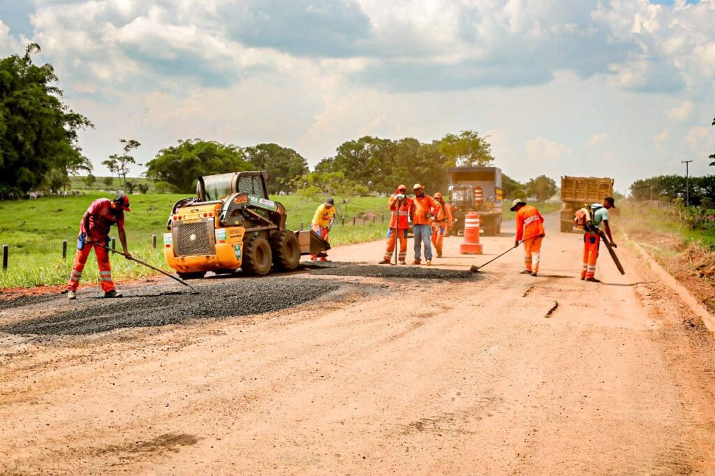 Imagem Ilustrando a Notícia: Goiás conclui primeira etapa das obras de recuperação da GO-471