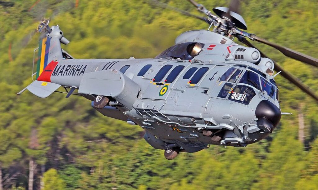 Imagem Ilustrando a Notícia: Helicóptero da Marinha cai durante treinamento em Formosa