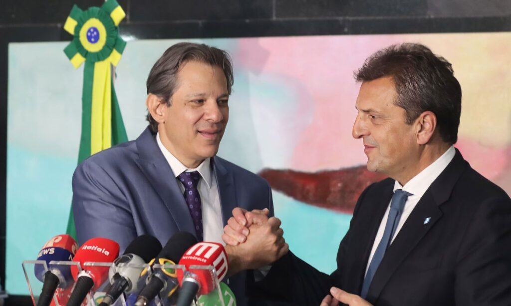 Imagem Ilustrando a Notícia: Brasil e Argentina negociam acordo de U$S 600 milhões para exportações