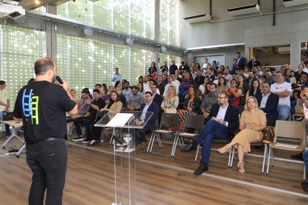 Imagem Ilustrando a Notícia: Governo de Goiás lança programa em busca de soluções digitais para o serviço público