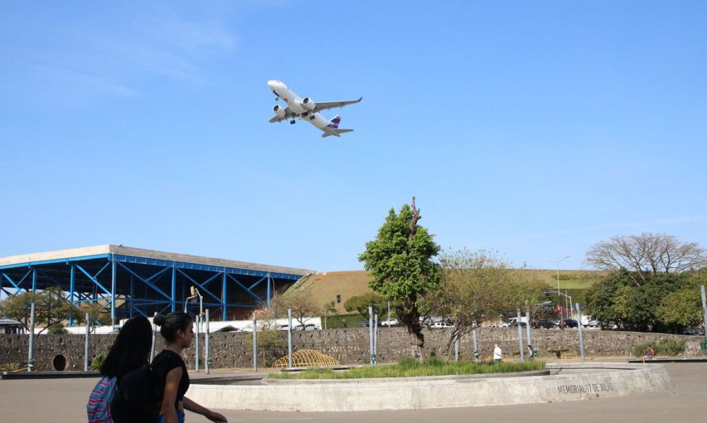 Imagem Ilustrando a Notícia: Aeroporto de Congonhas cancela voos após alarme falso de sequestro