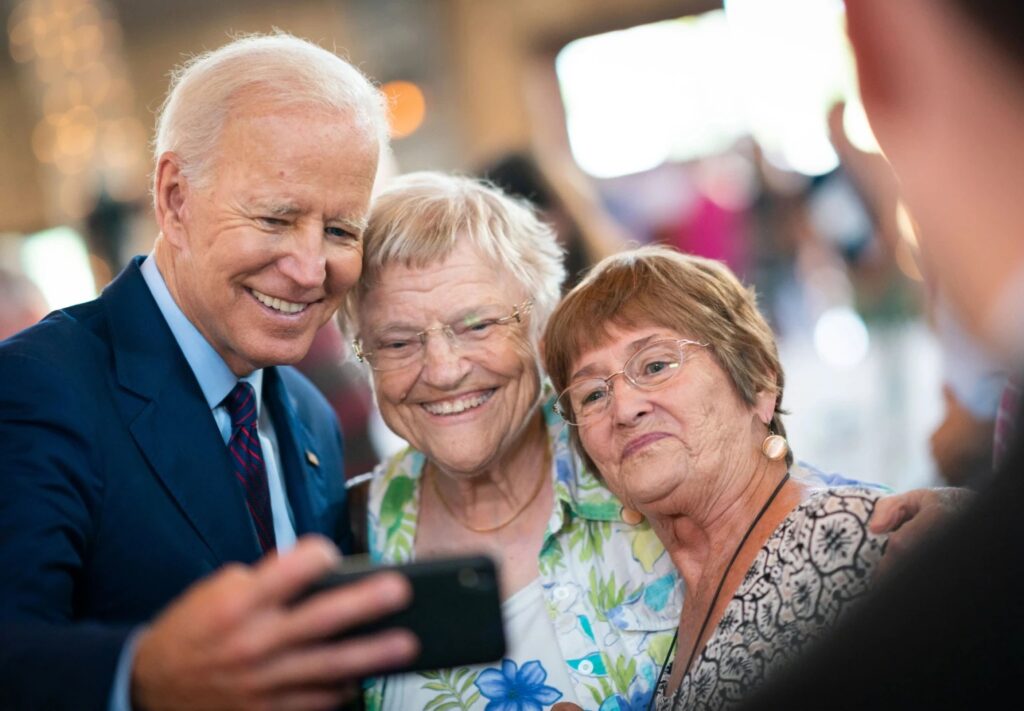 Imagem Ilustrando a Notícia: Maioria dos eleitores dos EUA acha Biden muito velho para um novo mandato