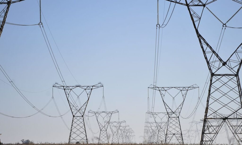Imagem Ilustrando a Notícia: Energia elétrica é restabelecida em todas as capitais