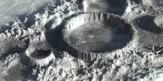 Imagem Ilustrando a Notícia: Estrutura metálica é encontrada sob a superfície da Lua