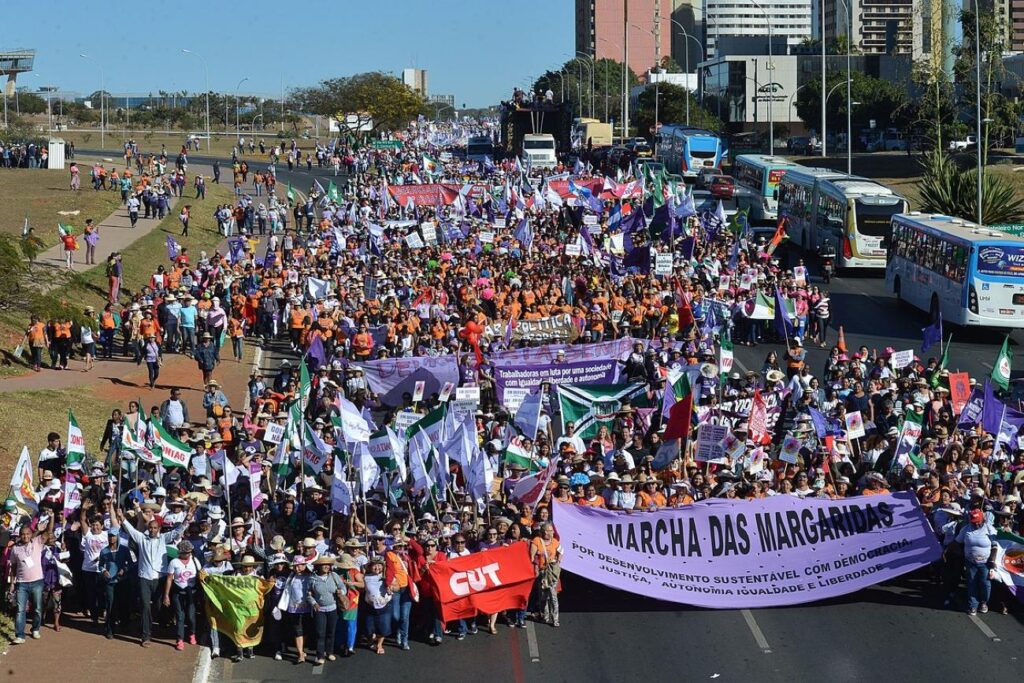 Imagem Ilustrando a Notícia: Marcha das Margaridas 2023 reunirá mais de 100 mil mulheres em Brasília