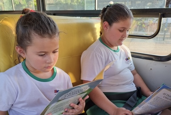 Imagem Ilustrando a Notícia: Projeto quer leitura durante o transporte escolar em Goiás
