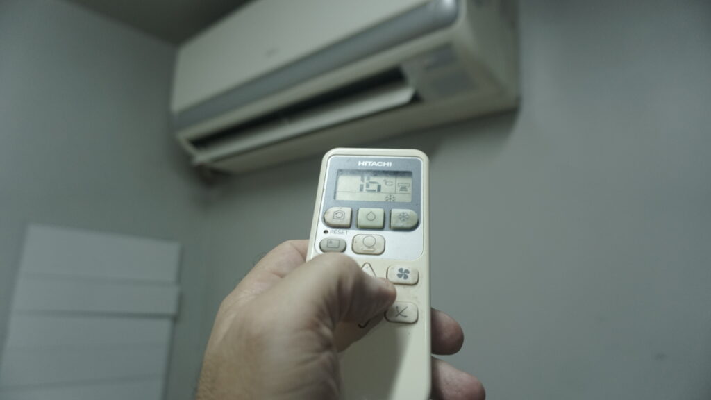 Imagem Ilustrando a Notícia: Ar-condicionado e ventilador aumentam 30% o consumo de energia elétrica