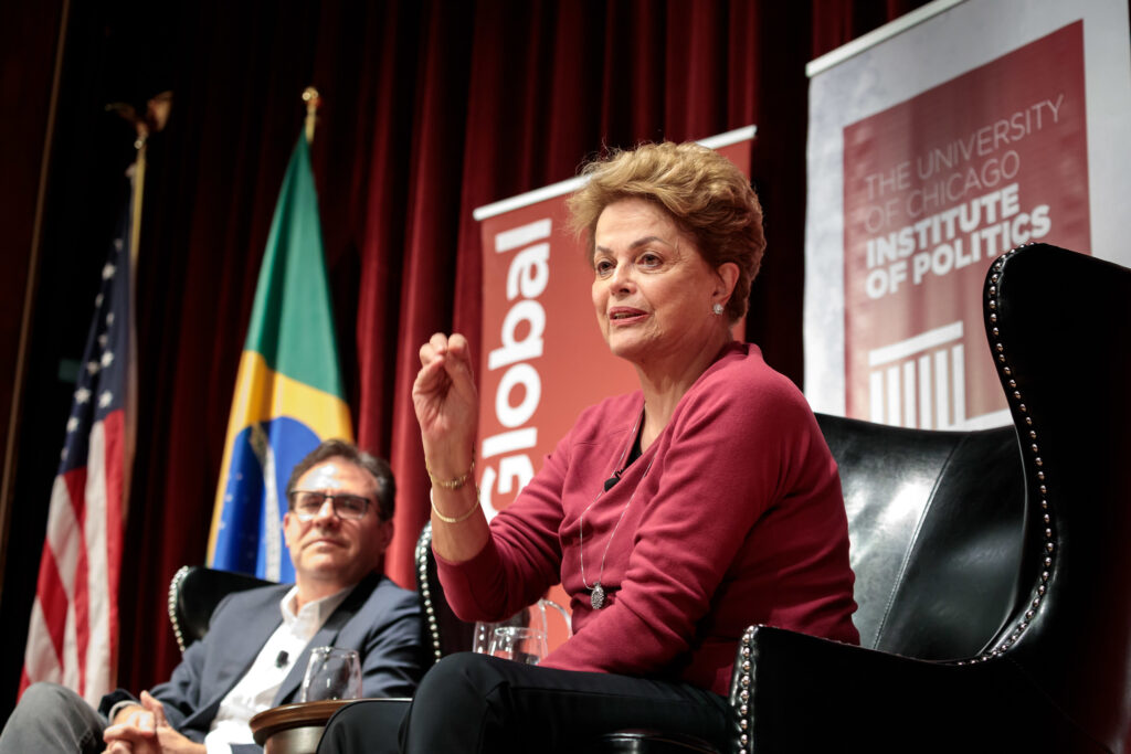 Imagem Ilustrando a Notícia: STF mantém direitos políticos da ex-presidente Dilma Rousseff