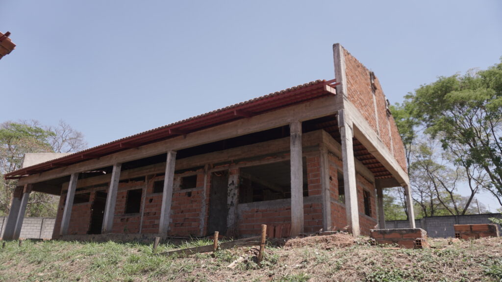 Imagem Ilustrando a Notícia: 121 obras de escolas e Cmeis de 77 municípios goianos serão retomadas