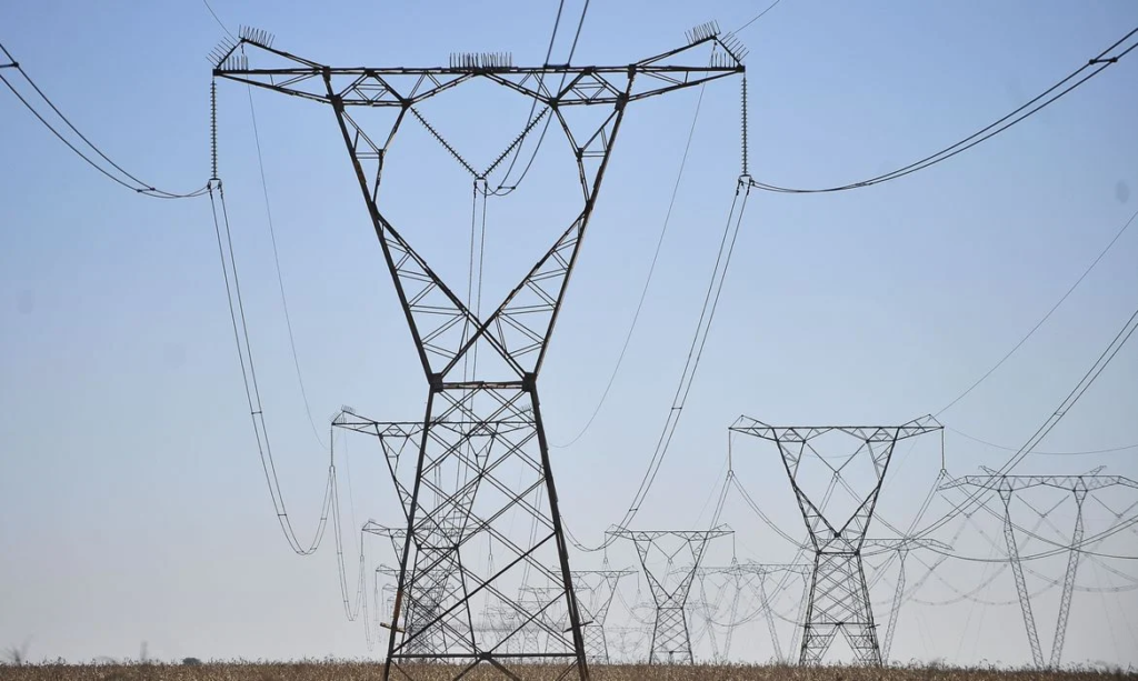 Imagem Ilustrando a Notícia: Equatorial diz que rede de energia em Goiás está ‘extremamente degradada’