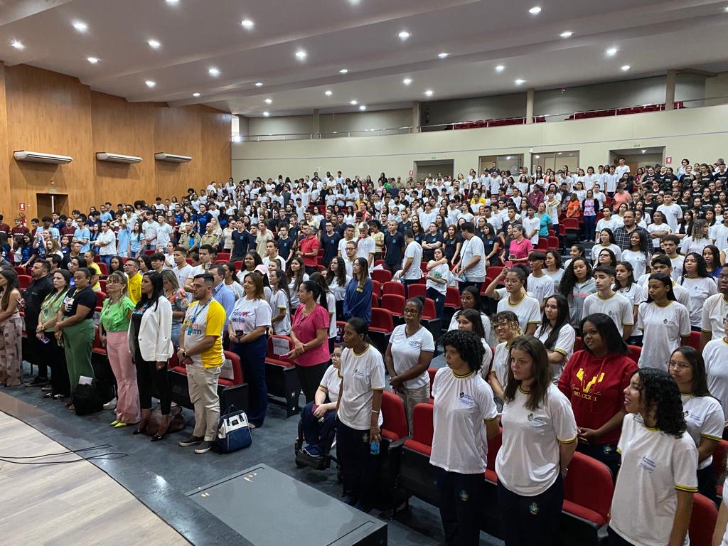 Imagem Ilustrando a Notícia: Há 40 dias para o Enem, estudantes participam de aulão preparatório