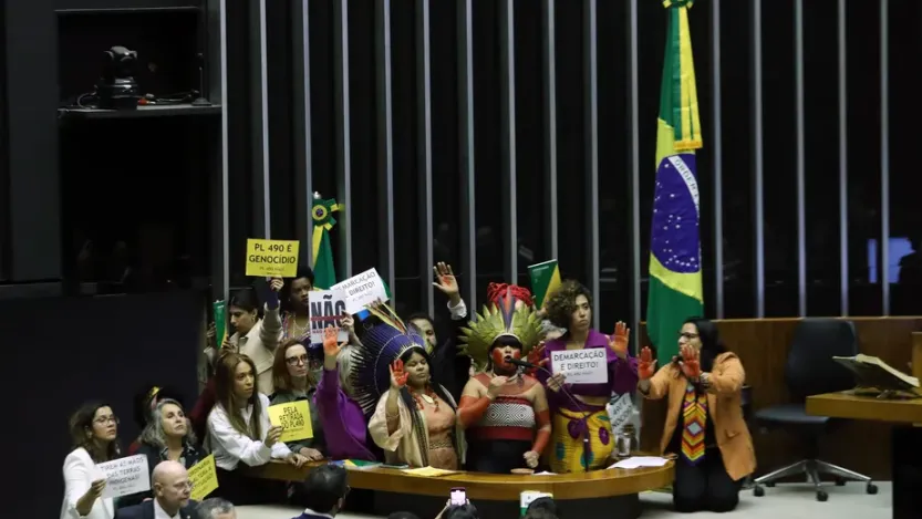 Imagem Ilustrando a Notícia: Senado contradiz STF e aprova marco temporal para demarcação de terras indígenas