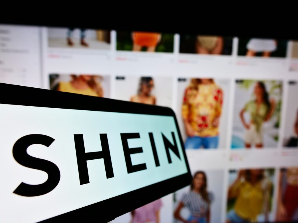 Imagem Ilustrando a Notícia: Shein entra para programa de isenção de imposto em compras até 50 dólares
