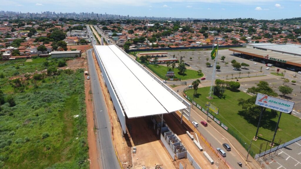 Imagem Ilustrando a Notícia: Prefeitura de Goiânia firma acordo para inaugurar trecho 2 do BRT ainda em 2023