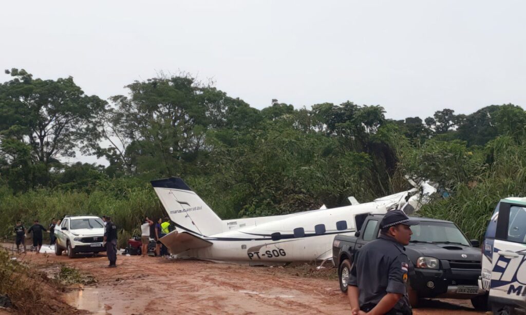 Imagem Ilustrando a Notícia: Corpos de vítimas de queda de avião no Amazonas vão para Manaus