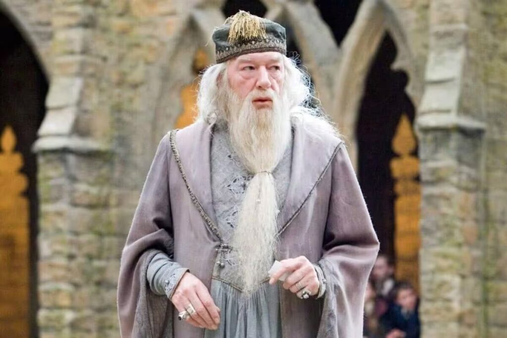 Imagem Ilustrando a Notícia: Morre Michael Gambon, ator que deu vida a Dumbledore, aos 82 anos
