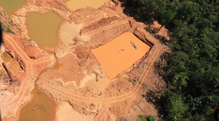 Imagem Ilustrando a Notícia: PF desmantela bilionário esquema de extração de ouro em terras indígenas