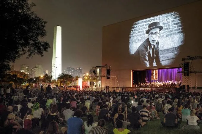 Imagem Ilustrando a Notícia: Netflix se une a Mostra Internacional de Cinema de São Paulo para apoiar produção brasileira