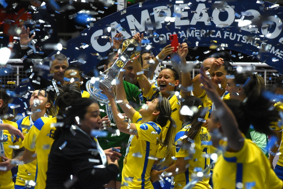 Imagem Ilustrando a Notícia: Brasil vence Argentina e conquista a Copa América de futsal feminino pela sétima vez