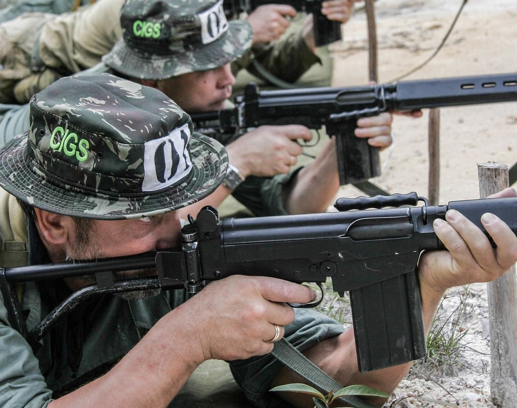 Imagem Ilustrando a Notícia: Roubo de armas do quartel do exército teria tido ajuda de “dentro”, de acordo com entrevista