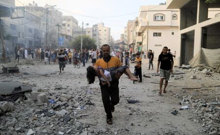 Imagem Ilustrando a Notícia: Número de mortes palestinas alcança 2.329 no maior conflito da história em Gaza