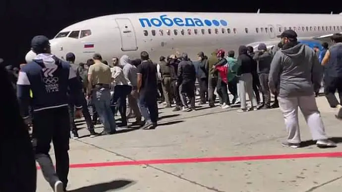 Imagem Ilustrando a Notícia: Manifestantes mulçumanos invadem aeroporto na Rússia para caçar israelenses 