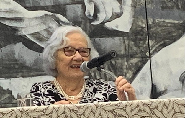 Imagem Ilustrando a Notícia: Morre a escritora Lena Castello Branco, aos 92 anos