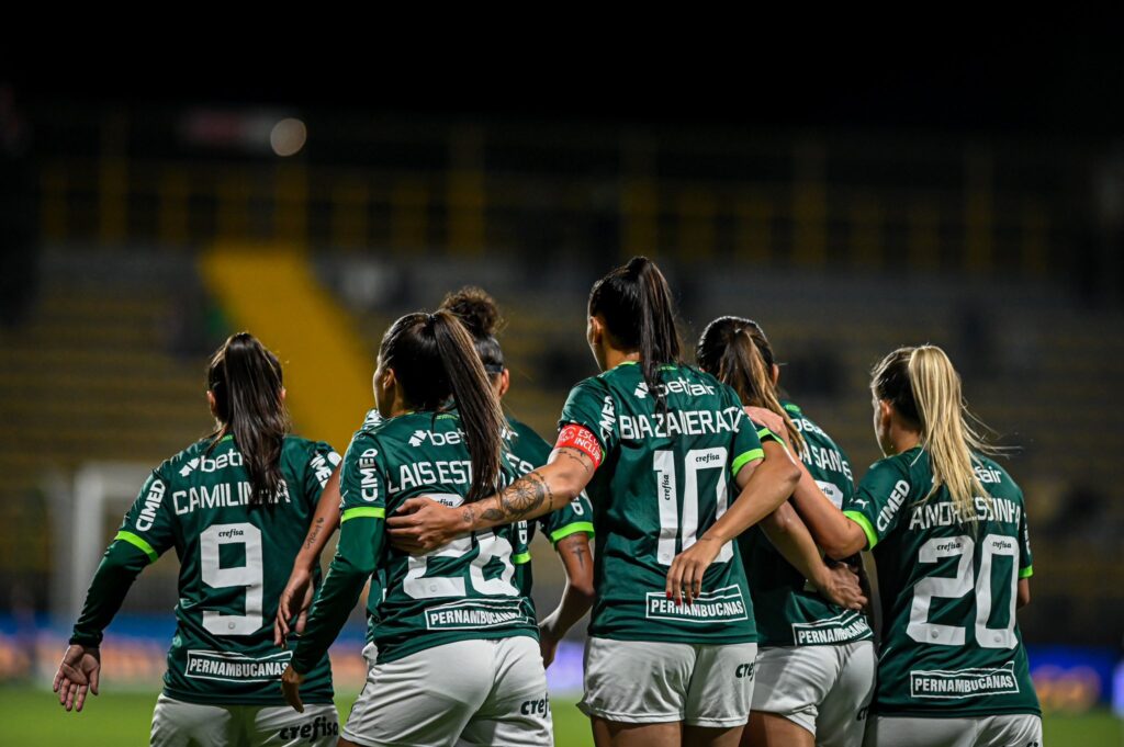 Imagem Ilustrando a Notícia: Palmeiras goleia Olimpia e avança à semifinal da Libertadores feminina