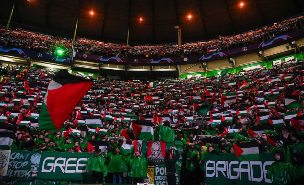Imagem Ilustrando a Notícia: Torcida do Celtic levanta bandeiras em apoio à causa palestina